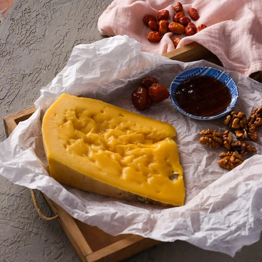 Karsé Gravyer Peyniri ( Delikli & Tam Yağlı)